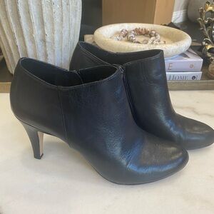 Vince Camuto leather women’s booties